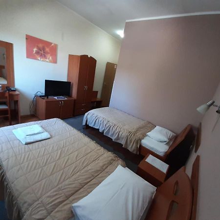 פירוט Sin-Kom Hotel Garni מראה חיצוני תמונה