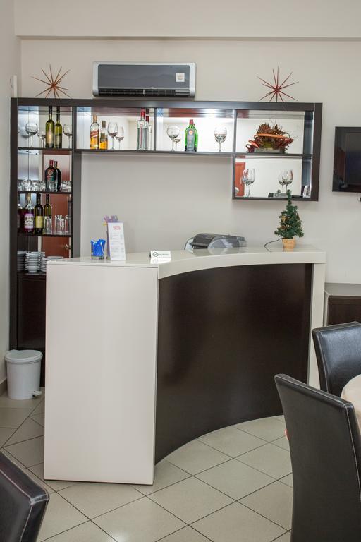 פירוט Sin-Kom Hotel Garni מראה חיצוני תמונה