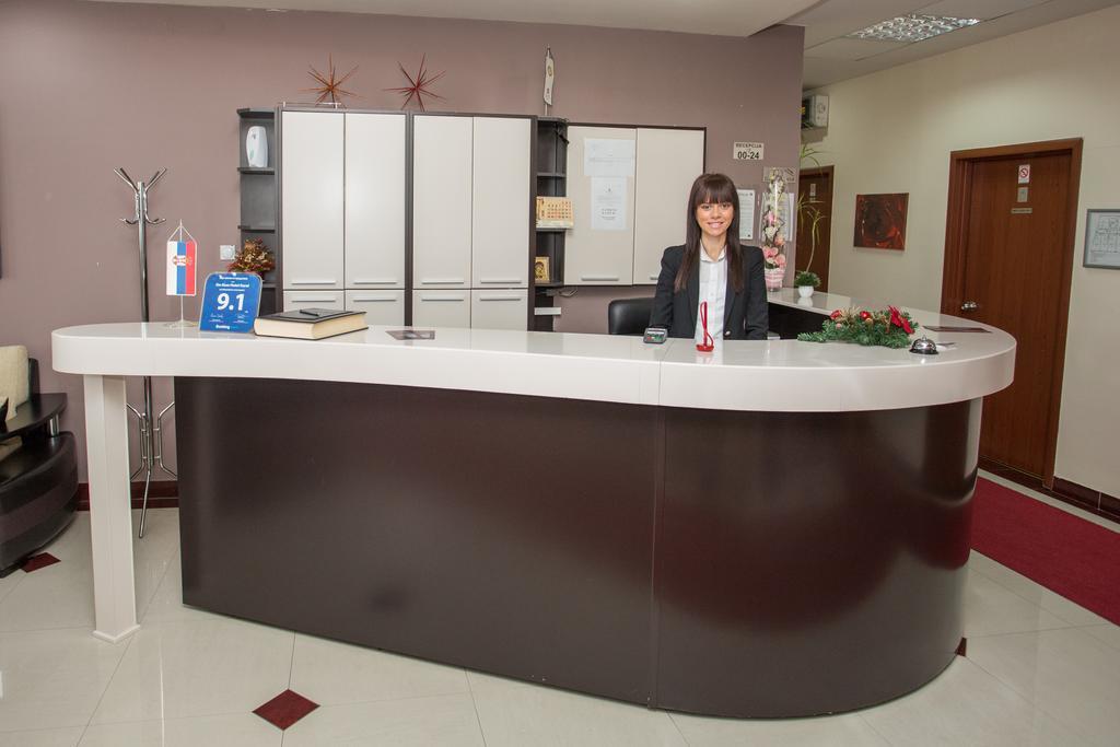 פירוט Sin-Kom Hotel Garni מראה חיצוני תמונה