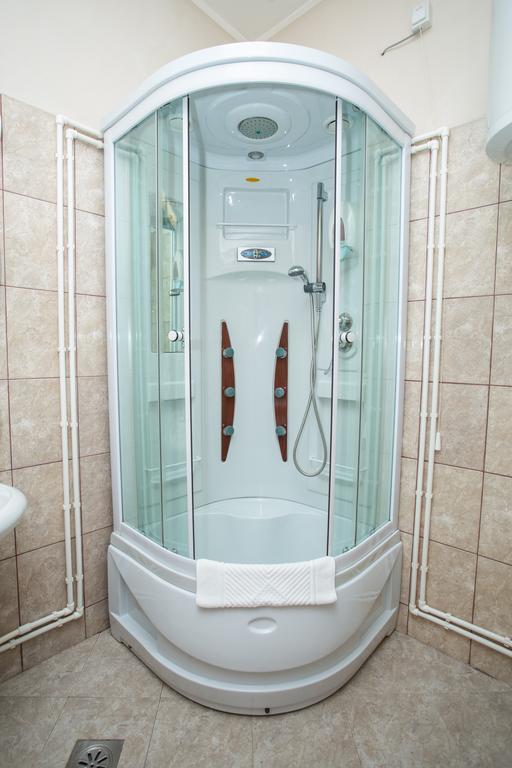 פירוט Sin-Kom Hotel Garni מראה חיצוני תמונה