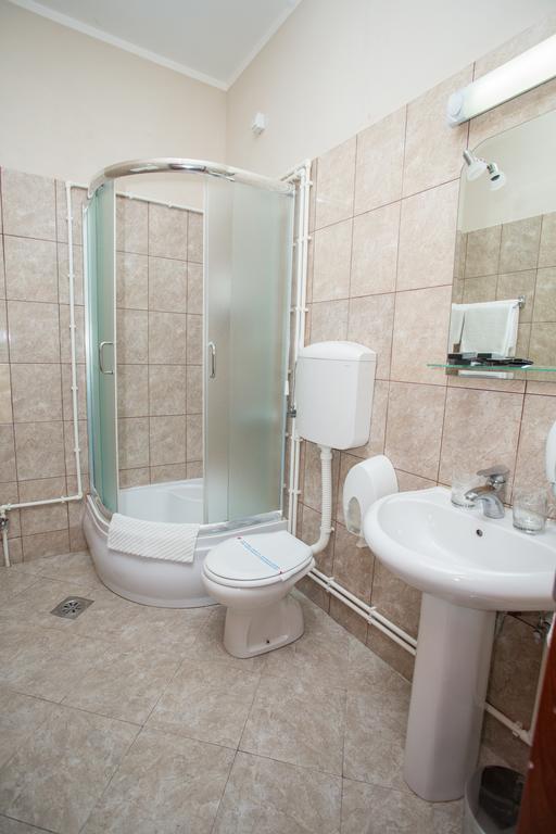 פירוט Sin-Kom Hotel Garni חדר תמונה