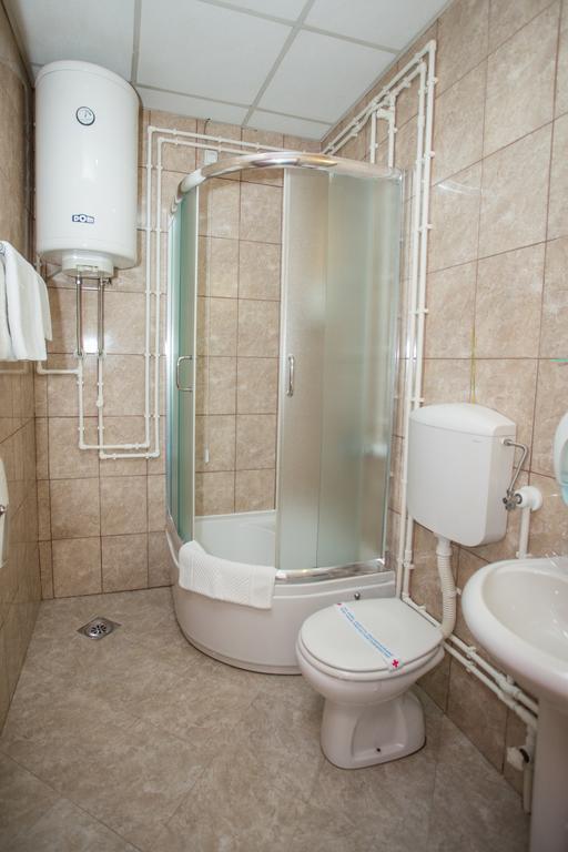 פירוט Sin-Kom Hotel Garni חדר תמונה